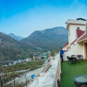 Resort Hotel In Khurpatal